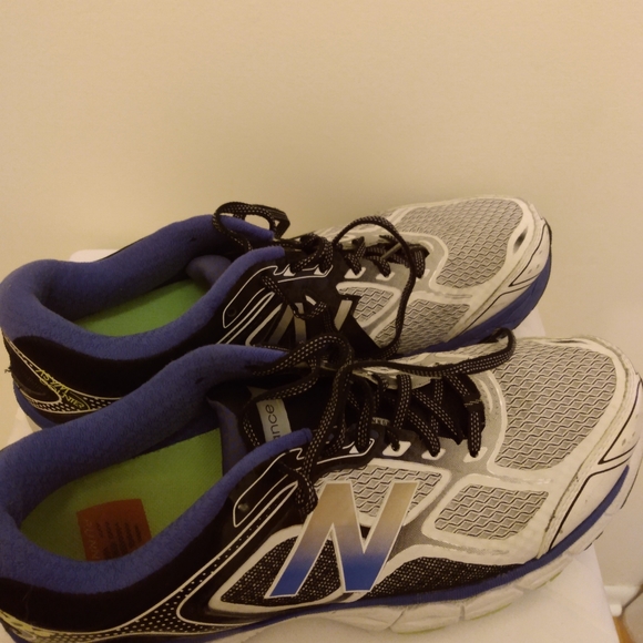 Men's size 11 New Balance athletic shoes - Picture 5 of 8